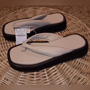 Oysho  Cream Flat Sandles